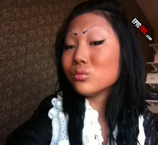 Watch: eyebrows Fail