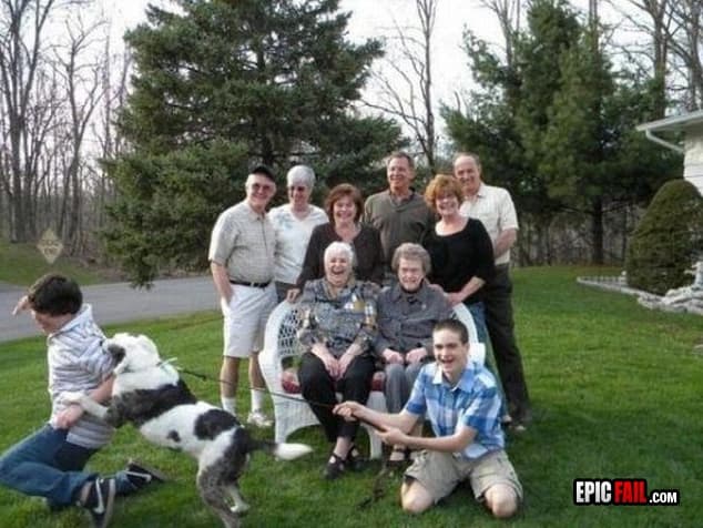 Caught on camera: family Photo FAIL