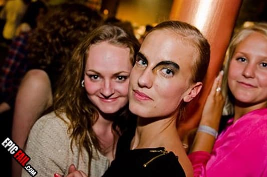 Scene: eyebrows Fail