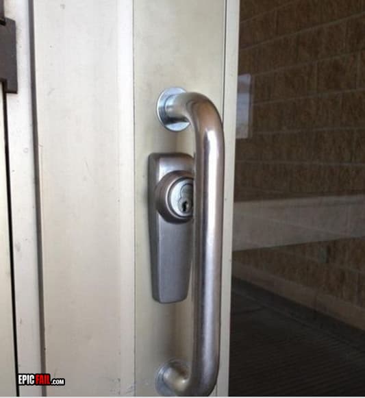 Watch: door Handle Fail