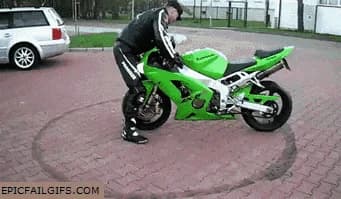 Caught on camera: motorcycle Stunt Fail