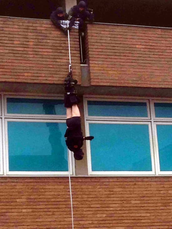 Robber's pants fall down during getaway — fail moment