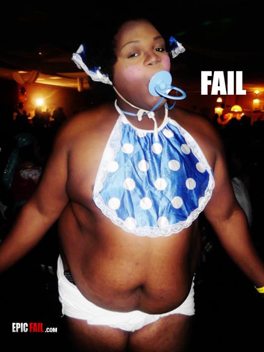 Moment: wTF Costume Fail