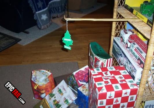 Caught on camera: christmas Tree Fail