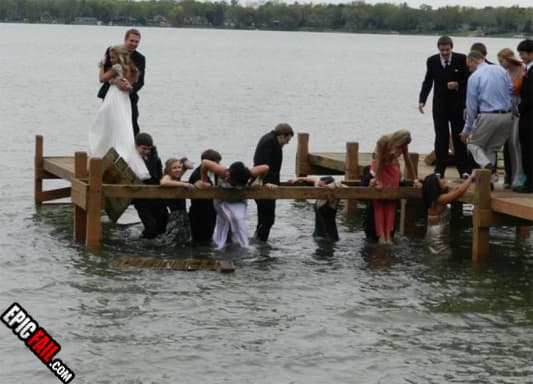 Watch: classic – Wedding Fail