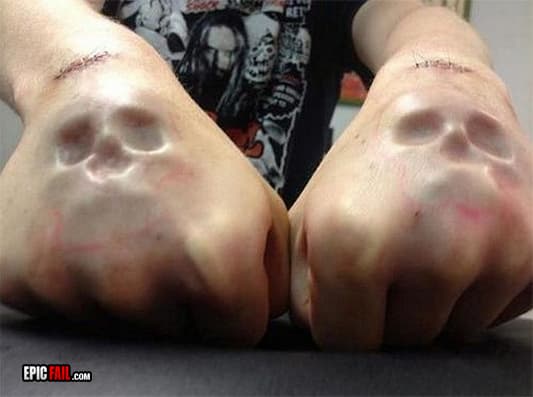 Moment: body Modifications Fail