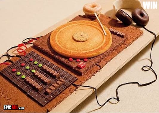 Scene: edible Turn Table Win