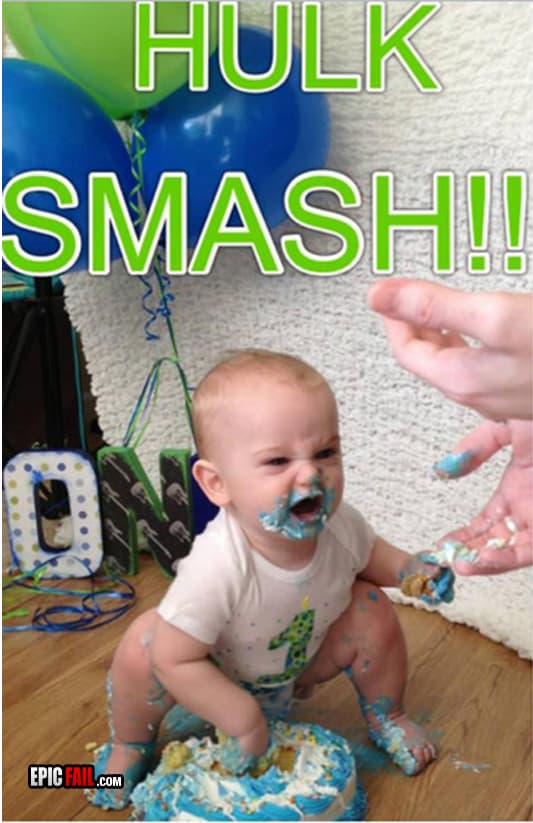 Moment: birthday Cake Fail / Troll Baby Win