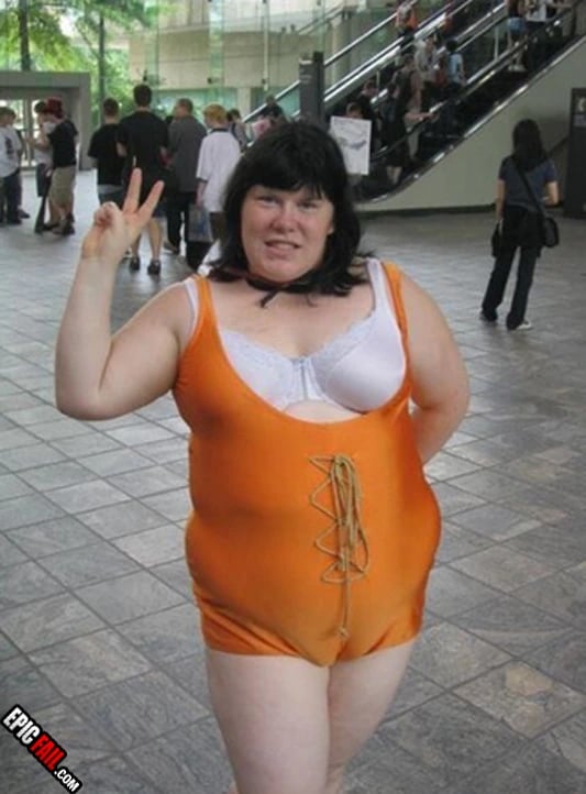 Watch: epic Sexy Costume Fail