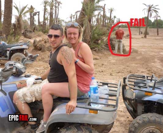 Caught on camera: couple Photo Fail