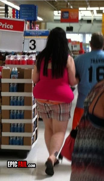 Caught on camera: epic Booty Fashion FAIL