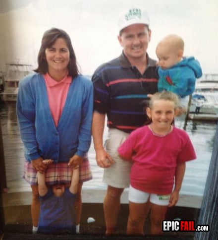 Watch: family Photo FAIL