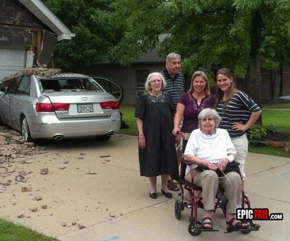 Scene: family Photo FAIL