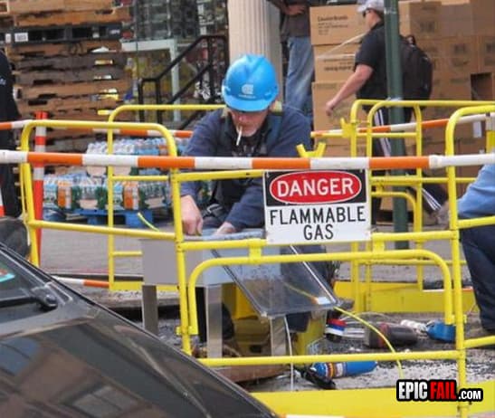 Moment: construction Worker FAIL