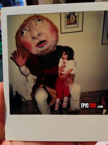 Caught on camera: family Photo FAIL
