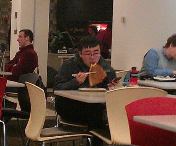 Caught on camera: eating Pizza FAIL