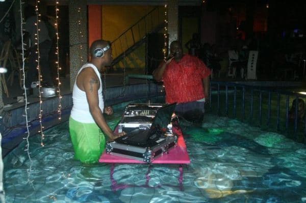 Moment: dJ FAIL