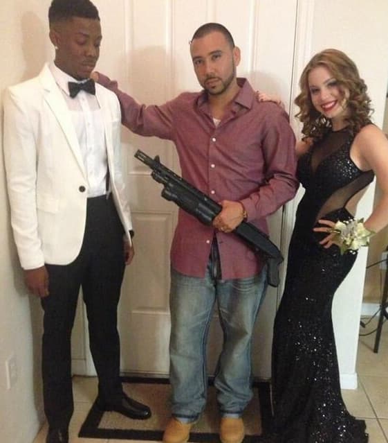CAPTION THIS PHOTO BELOW β fail moment